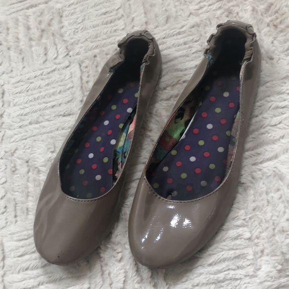 SO scrunch heel ballet flats Size 9